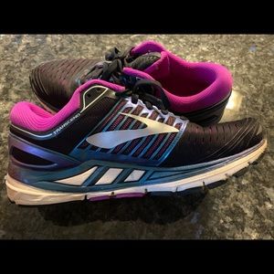 Brooks Transcend